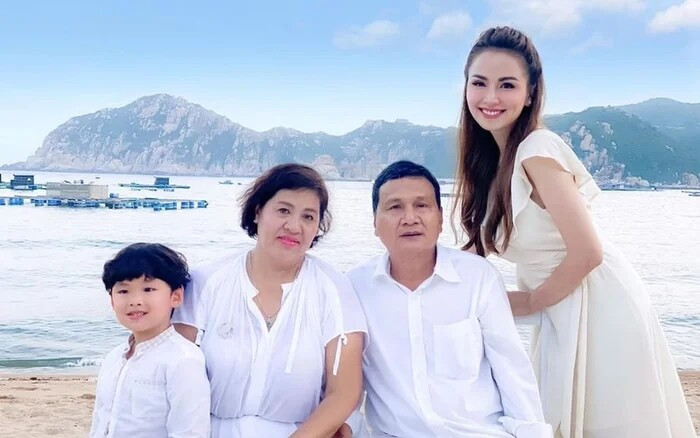 Hoa hậu Diễm Hương và hành trình hóa giải 4 năm không nhìn mặt mẹ ruột
