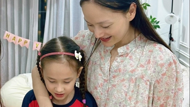 Diễn viên Lan Phương tổ chức sinh nhật 8 tuổi giản dị cho con gái Lina Linh