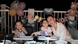 Con gái diễn viên Phương Oanh gây chú ý với vẻ ngoài đáng yêu ở tuổi lên 2