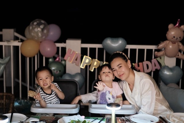 Con gái diễn viên Phương Oanh gây chú ý với vẻ ngoài đáng yêu ở tuổi lên 2
