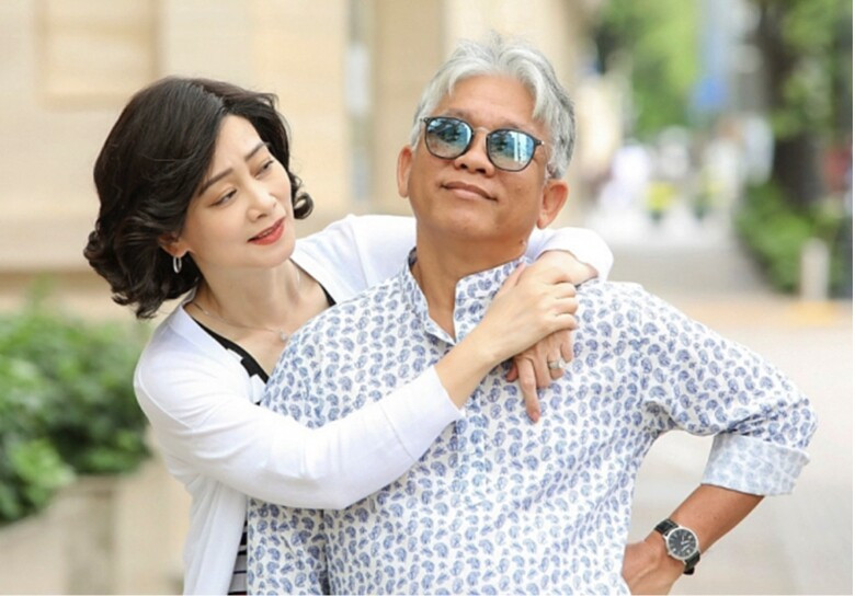NSƯT Tuyết Thu cùng ông xã cựu công an chúc mừng con trai tốt nghiệp đại học tại Úc