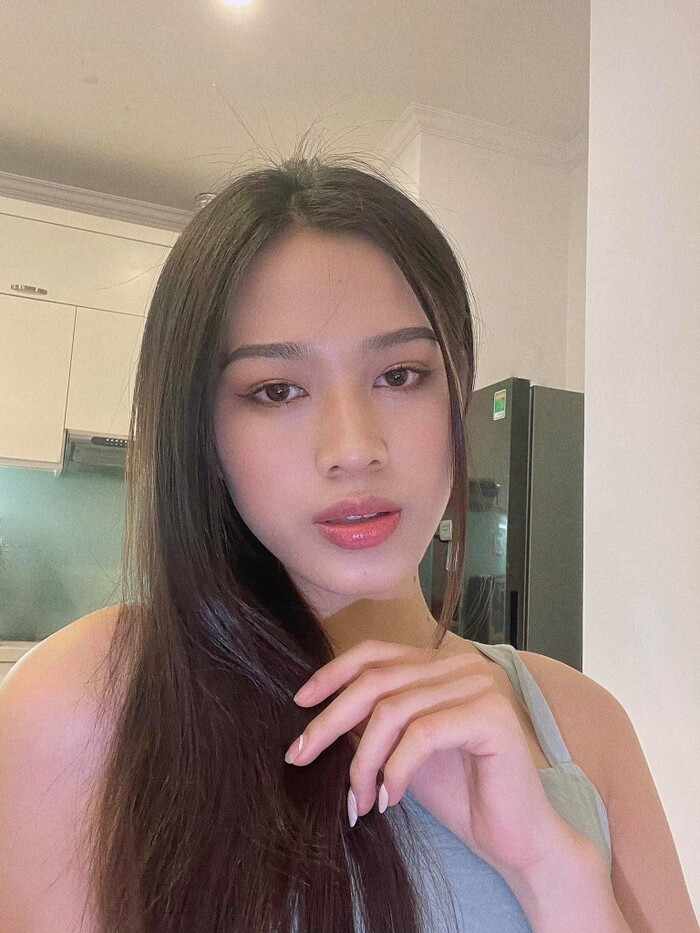 Đỗ Thị Hà 'đốn tim' fan với loạt ảnh khoe cận nhan sắc xinh đẹp và nụ cười tỏa nắng Đỗ Thị Hà 'đốn tim' fan với loạt ảnh khoe cận nhan sắc xinh đẹp và nụ cười tỏa nắng