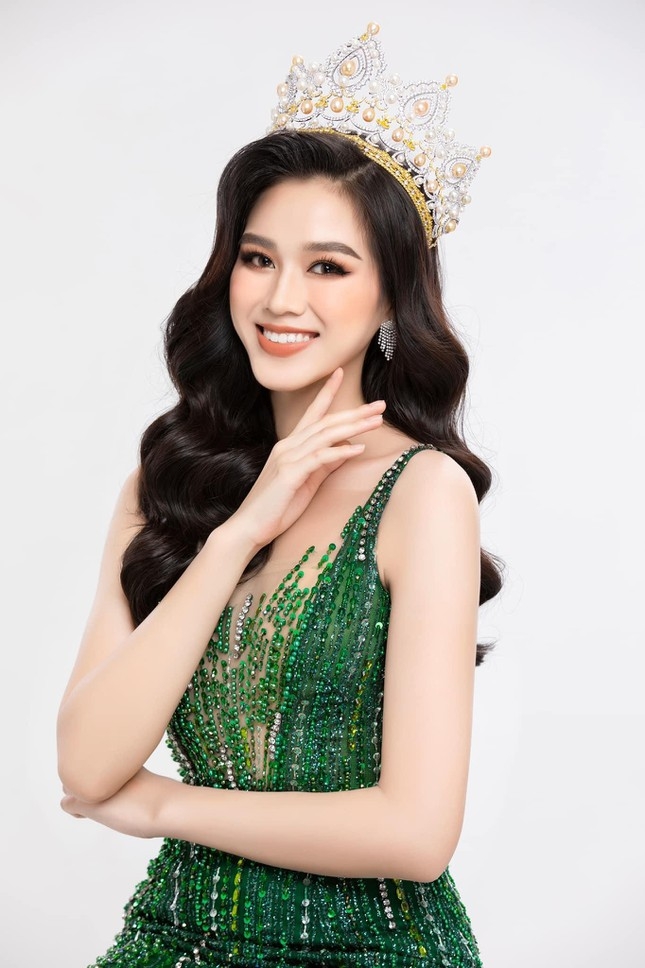 Hé lộ thiết kế được cho là váy dạ hội của Đỗ Thị Hà ở Miss World khiến fans xôn xao