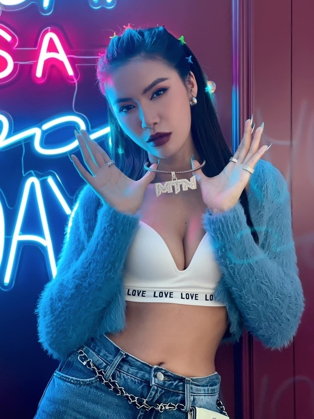 Tin hot giải trí 29/6: Thái Trinh phản ứng Tin hot giải trí 29/6: Thái Trinh phản ứng