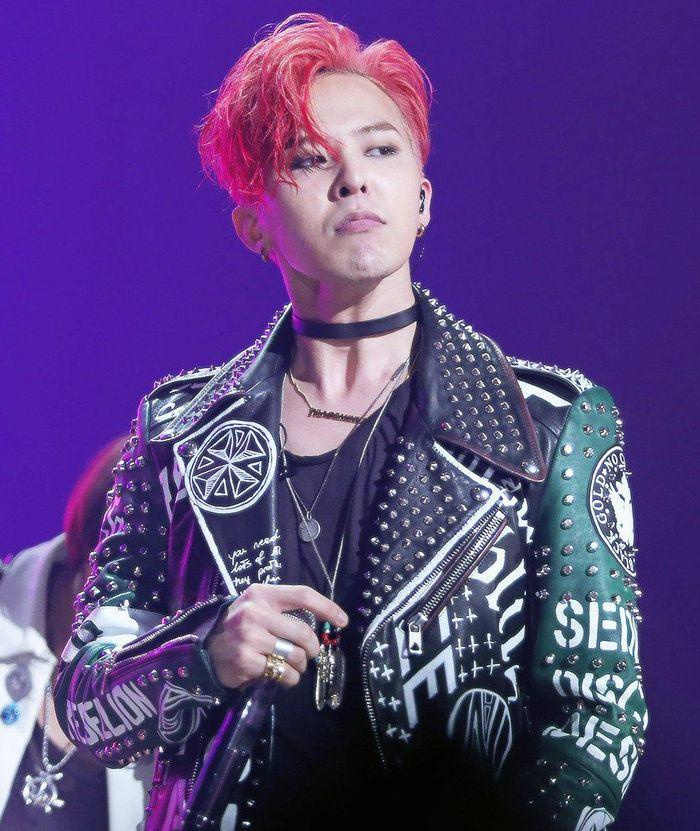 G-Dragon "bay màu" khỏi danh sách nghệ sĩ thuộc YG, nghi vấn rời công ty
