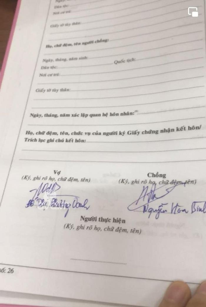 HOT: Phương Oanh và Shark Bình chính thức đăng ký kết hôn, trở thành vợ chồng hợp pháp