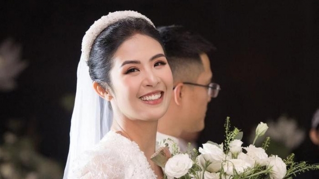 Hoa hậu Ngọc Hân thông báo "tin vui" sau 6 tháng lên xe hoa, dân tình nô nức chúc mừng