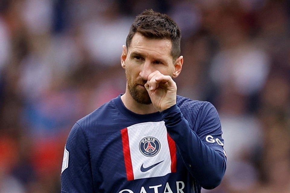 Messi đáp trả chỉ trích của CĐV PSG
