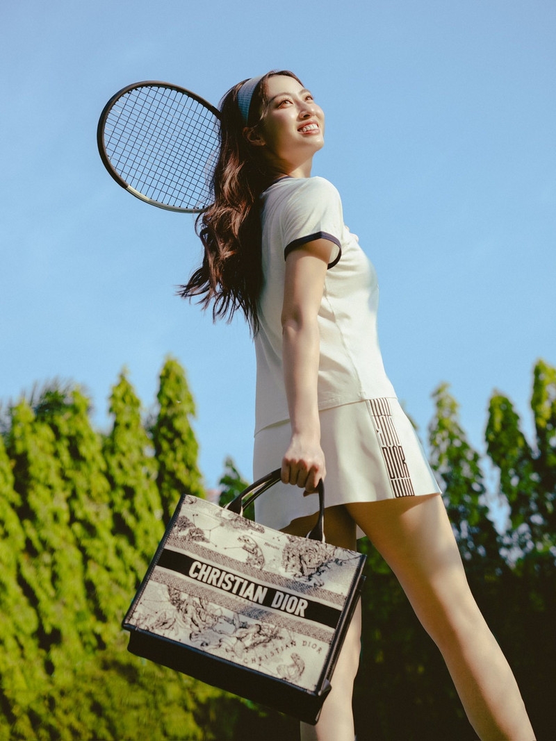 Lương Thùy Linh khoe vóc dáng đẹp 'miễn chê' trên sân tennis Lương Thùy Linh khoe vóc dáng đẹp 'miễn chê' trên sân tennis