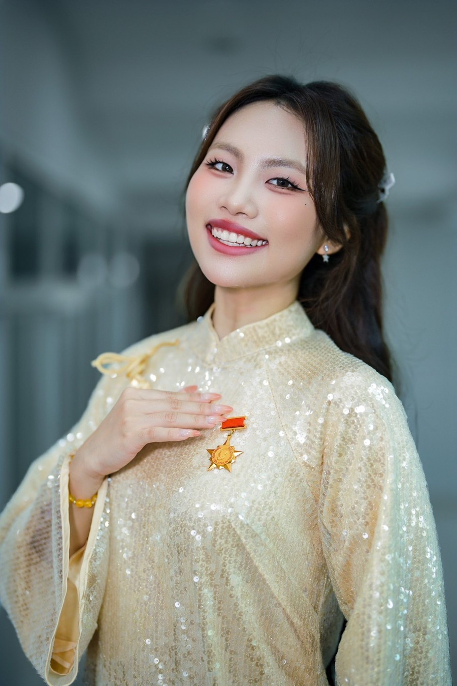‘Quốc tế hóa bản sắc dân tộc', Phương Mỹ Chi ‘đốt nóng’ sân khấu trong và ngoài nước
