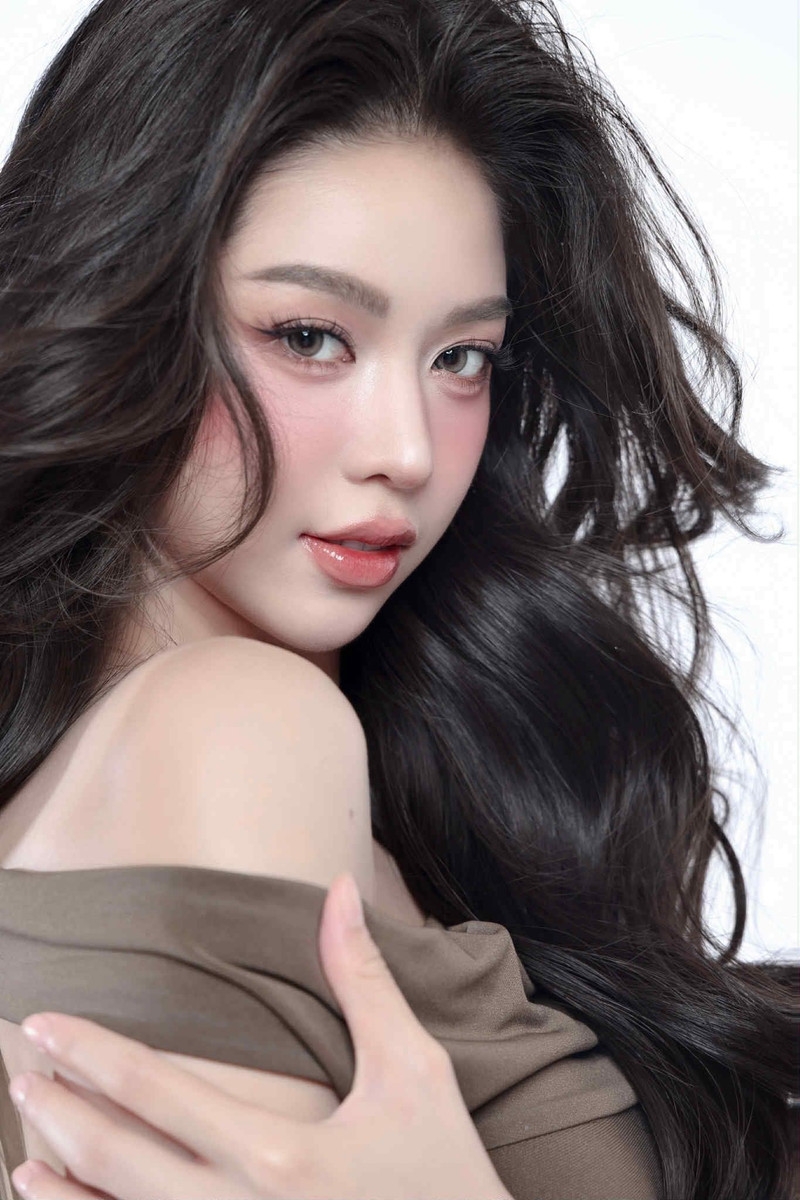 Cận cảnh gương mặt đẹp hoàn hảo của Hoa hậu Thanh Thủy