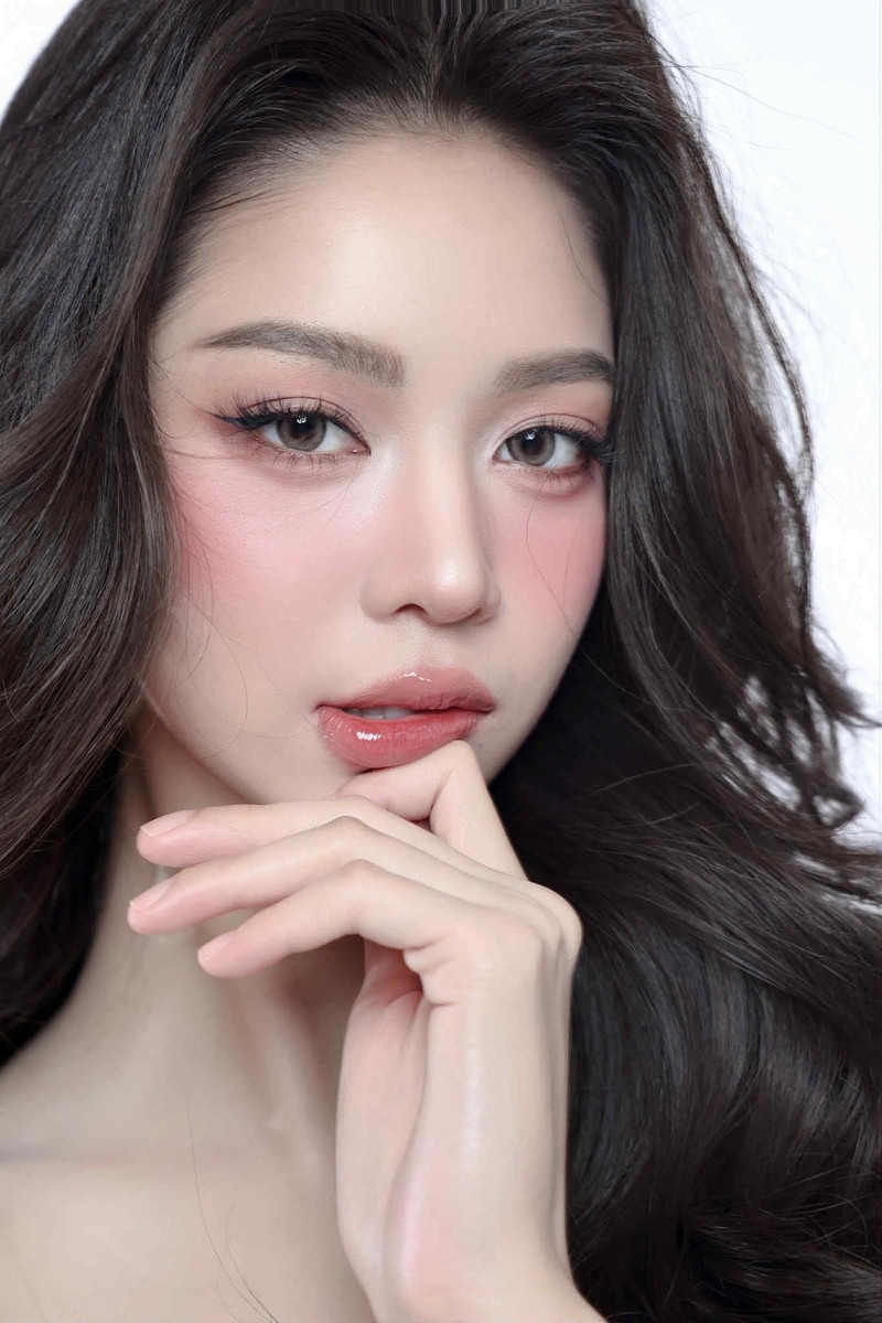 Cận cảnh gương mặt đẹp hoàn hảo của Hoa hậu Thanh Thủy