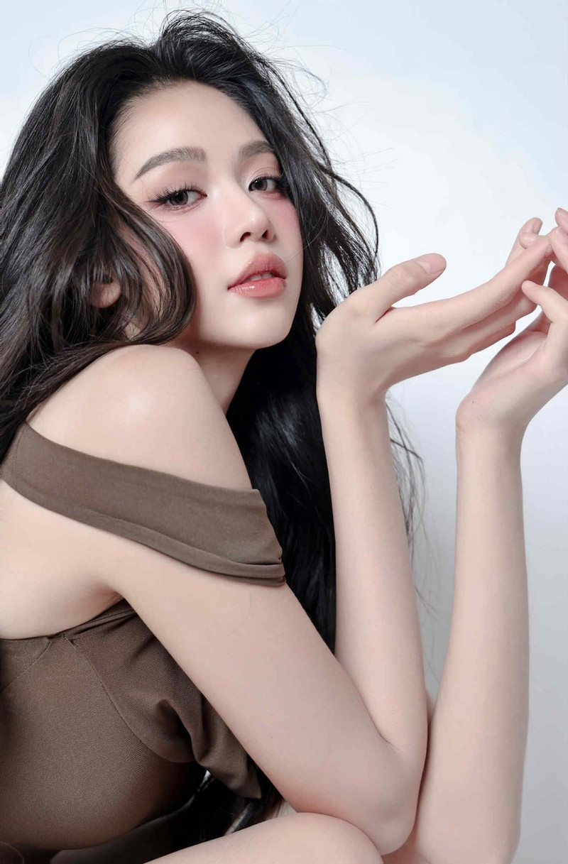 Cận cảnh gương mặt đẹp hoàn hảo của Hoa hậu Thanh Thủy