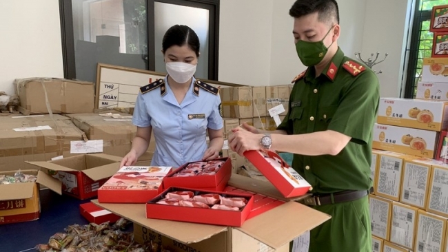 "Cuộc chiến" không ngưng nghỉ với hàng giả, nông phẩm bẩn để bảo vệ sức khỏe người dân