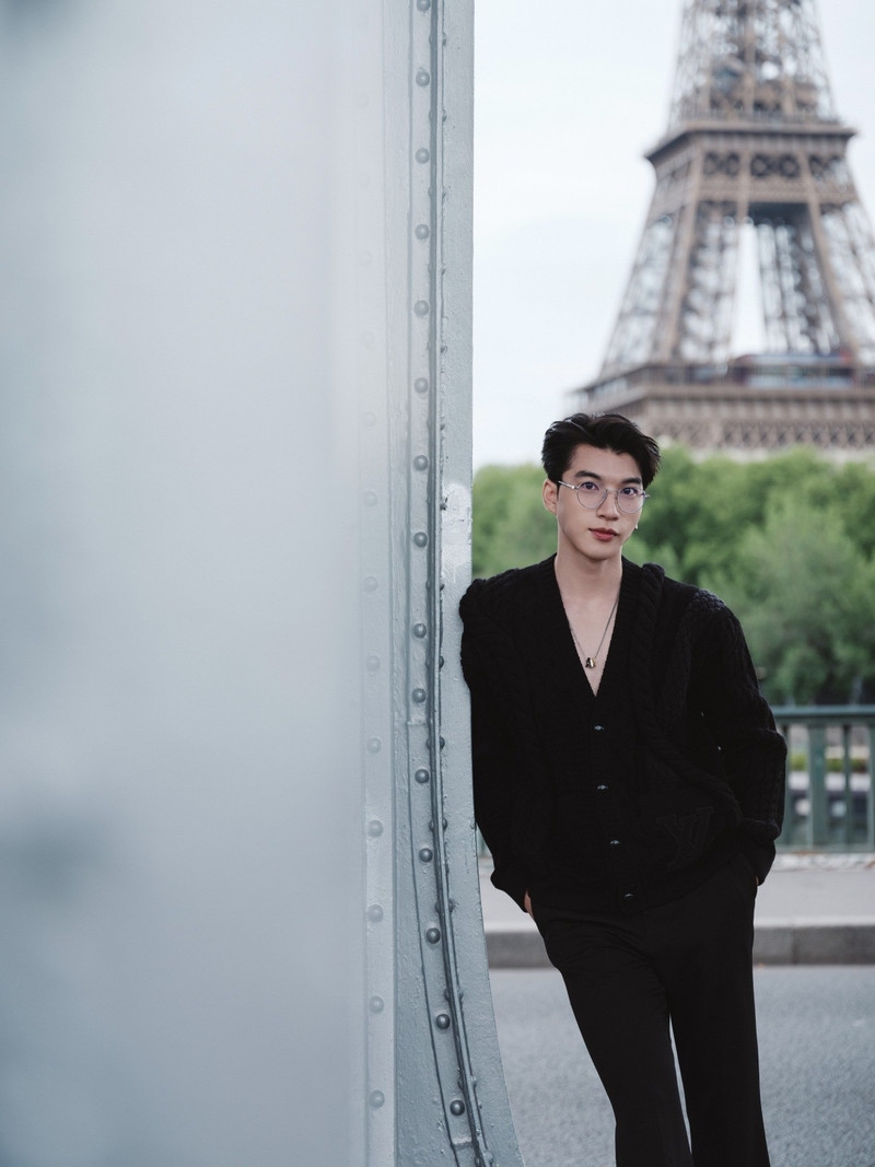 HIEUTHUHAI thần thái đỉnh cao tại Paris Fashion Week