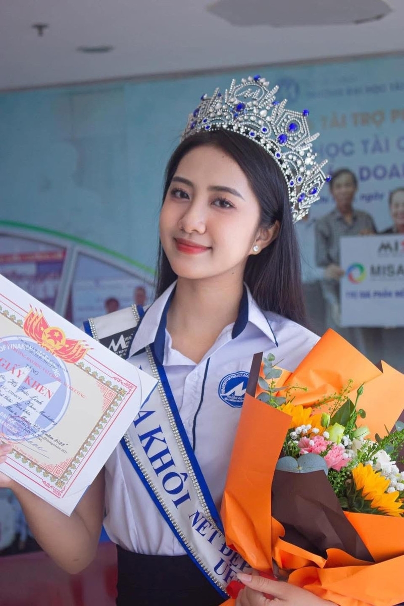 Nhan sắc đời thường xinh hết nấc của tân Hoa hậu Việt Nam