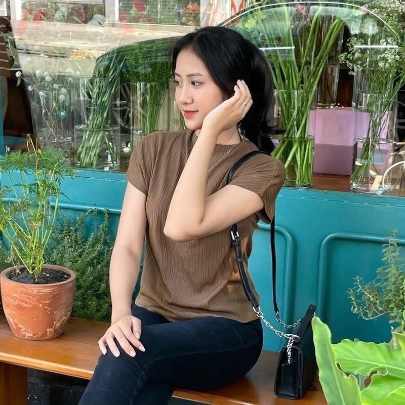 Nhan sắc đời thường xinh hết nấc của tân Hoa hậu Việt Nam