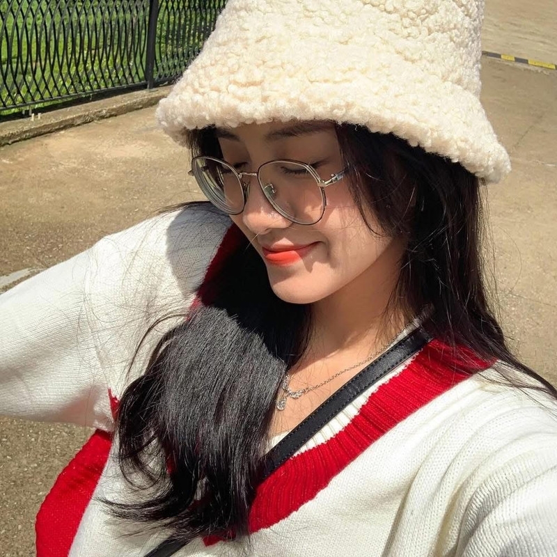 Nhan sắc đời thường xinh hết nấc của tân Hoa hậu Việt Nam