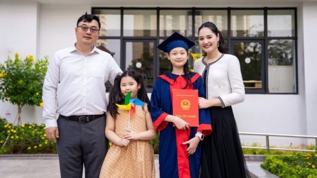 Con gái Hoa hậu Hương Giang nhận loạt danh hiệu Tinh hoa tại trường quốc tế