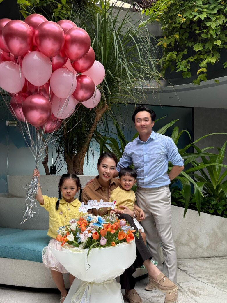 Cách sao Việt rèn kỷ luật màn hình cho con: Từ cấm tuyệt đối đến quy tắc 10 phút