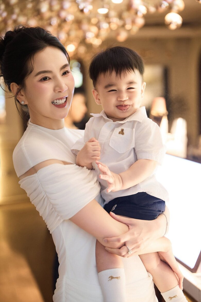 MC Mai Ngọc và phương pháp giáo dục sớm giúp con trai 1 tuổi rèn luyện tính kỷ luật