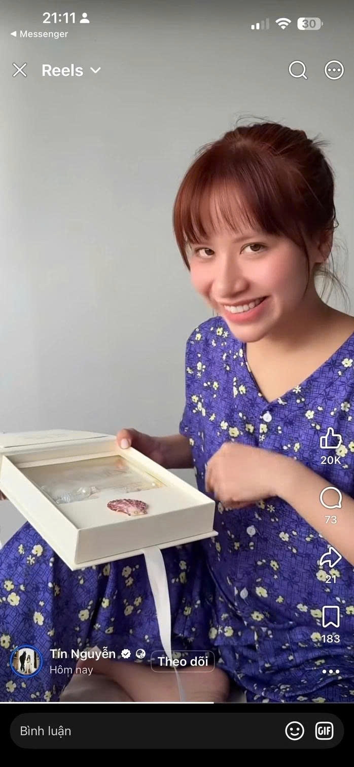Viên Vibi hé lộ thiệp cưới sau 10 năm yêu: Độc đáo lời nhắn bí mật từ đáy đại dương