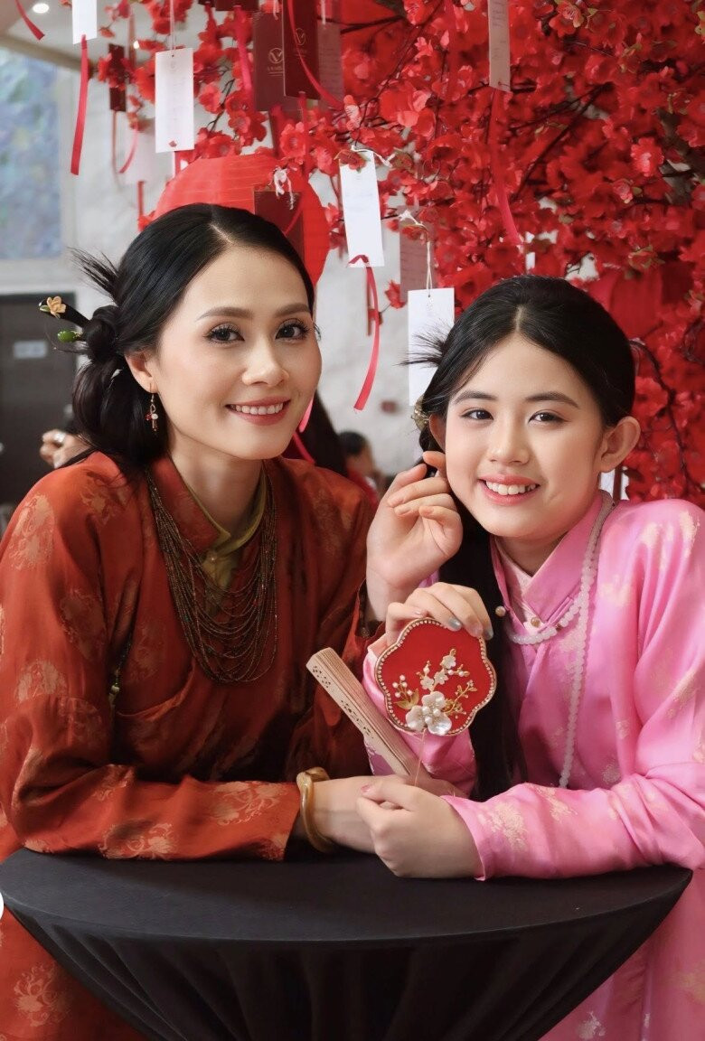Bé Grammy con gái diễn viên Thanh Hiền lọt Top 3 học sinh xuất sắc tại trường quốc tế Bé Grammy con gái diễn viên Thanh Hiền lọt Top 3 học sinh xuất sắc tại trường quốc tế