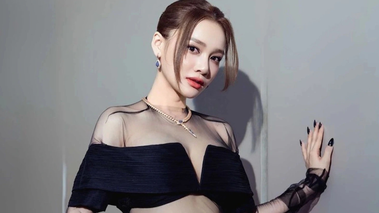 Nhã Phương: Hành trình từ cô gái Đắk Lắk nghèo khó đến nữ đại gia có cuộc sống viên mãn