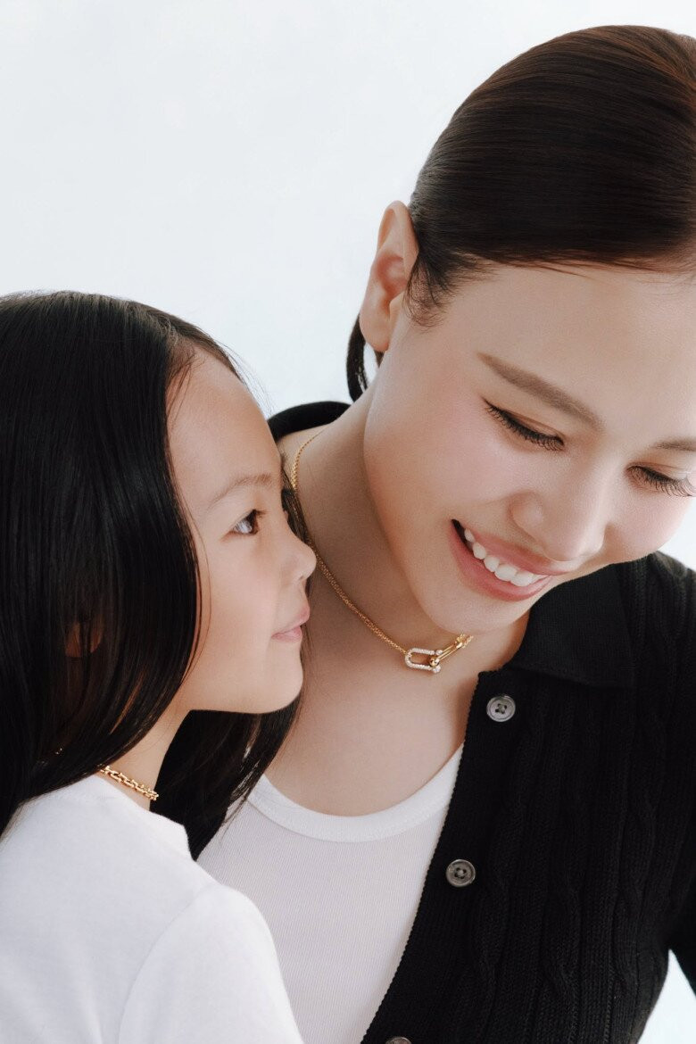 Winnie và Suchin: Hai ái nữ nhà sao Việt gây sốt khi xuất hiện trên tạp chí thời trang
