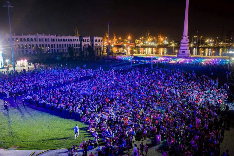 12.000 khán giả đến với concert đầu tiên dành cho trẻ em