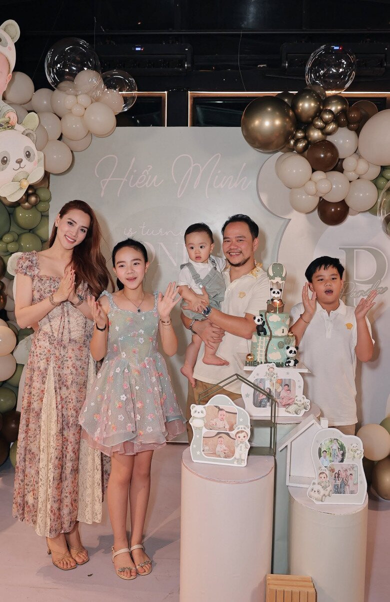 Sao Việt 24h: Phương Oanh đăng dòng trạng thái suy tư, Phạm Hương khoe hai con tại Mỹ