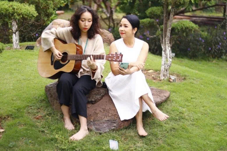 Con sao Việt học vấn khủng: Ái nữ Hoa hậu Diệu Hoa và quý tử diva Mỹ Linh tốt nghiệp Thạc sĩ
