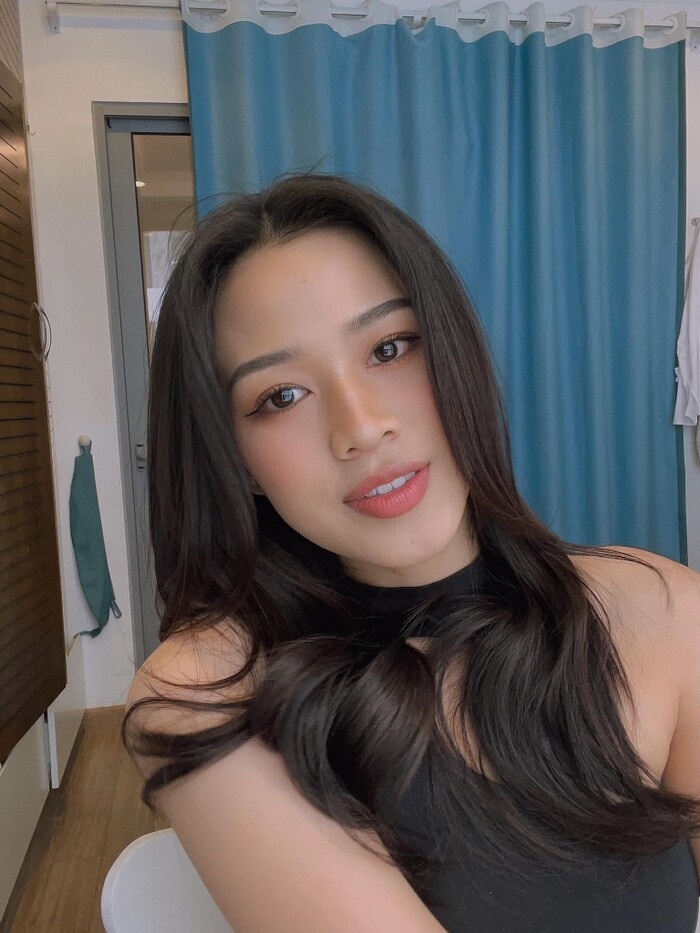 Hoa hậu Đỗ Thị Hà “hạ gục” trái tim người hâm mộ với loạt ảnh mặt mộc