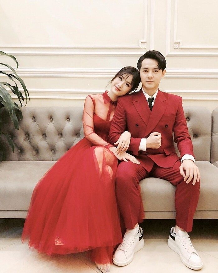 Dù đã 'về một nhà' và có bé Winnie nhưng Đông Nhi vẫn ngại ngùng bấn loạn khi Ông Cao Thắng làm điều này Dù đã 'về một nhà' và có bé Winnie nhưng Đông Nhi vẫn ngại ngùng bấn loạn khi Ông Cao Thắng làm điều này