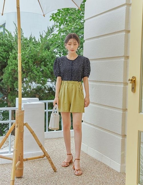 Gợi ý cách phối sandal cho set đồ mùa hè "hack" dáng Gợi ý cách phối sandal cho set đồ mùa hè "hack" dáng