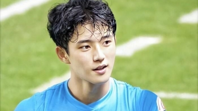Đẹp trai như idol K-pop, 'nam thần' U23 Hàn Quốc gây thương nhớ ở Olympic