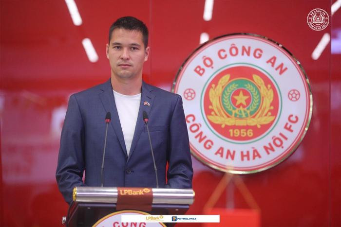 Thủ môn Filip Nguyễn có giá gấp đôi Quang Hải: Bản hợp đồng lịch sử của V.League