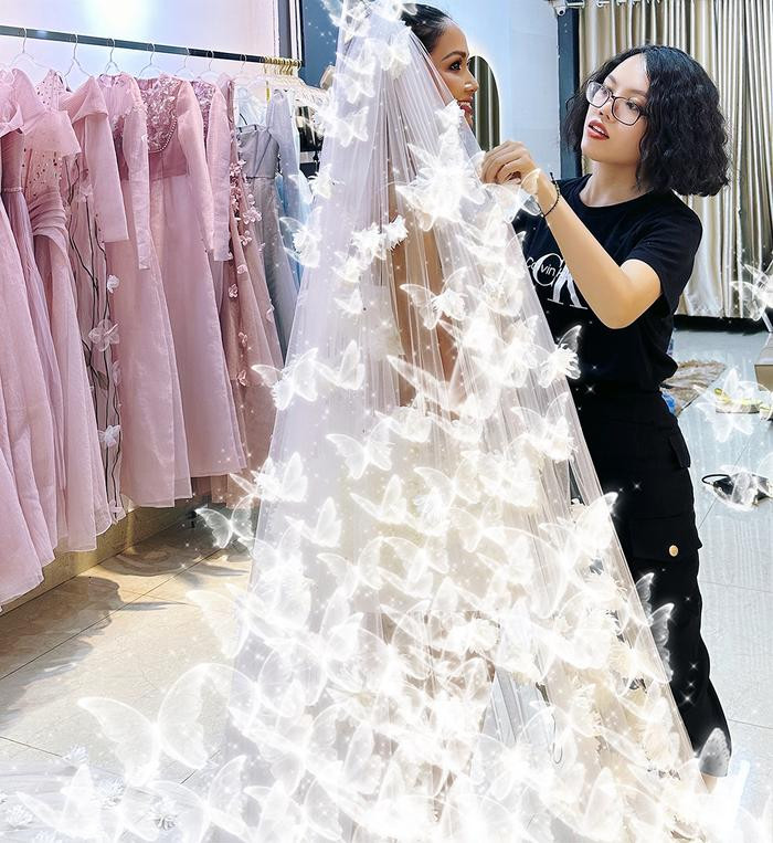Rộ ảnh Hoa hậu H"Hen Niê thử váy cưới, ngày lên xe hoa không còn xa?