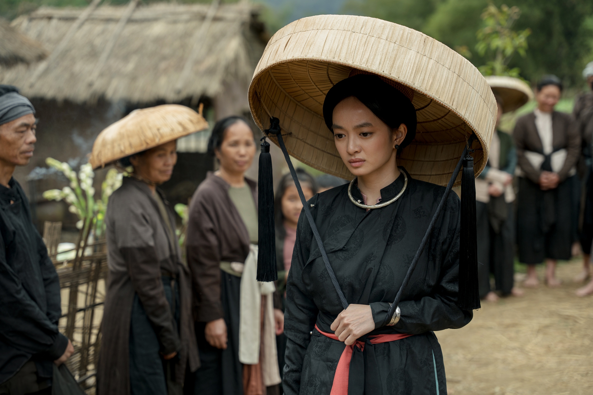 Kaity Nguyễn "lột xác" vào vai phụ nữ thế kỷ 19 trong "Người vợ cuối cùng"