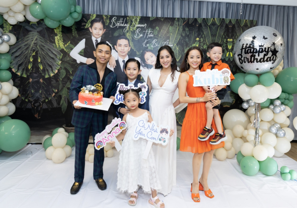 Khánh Thi tổ chức tiệc sinh nhật cho Phan Hiển và hai con
