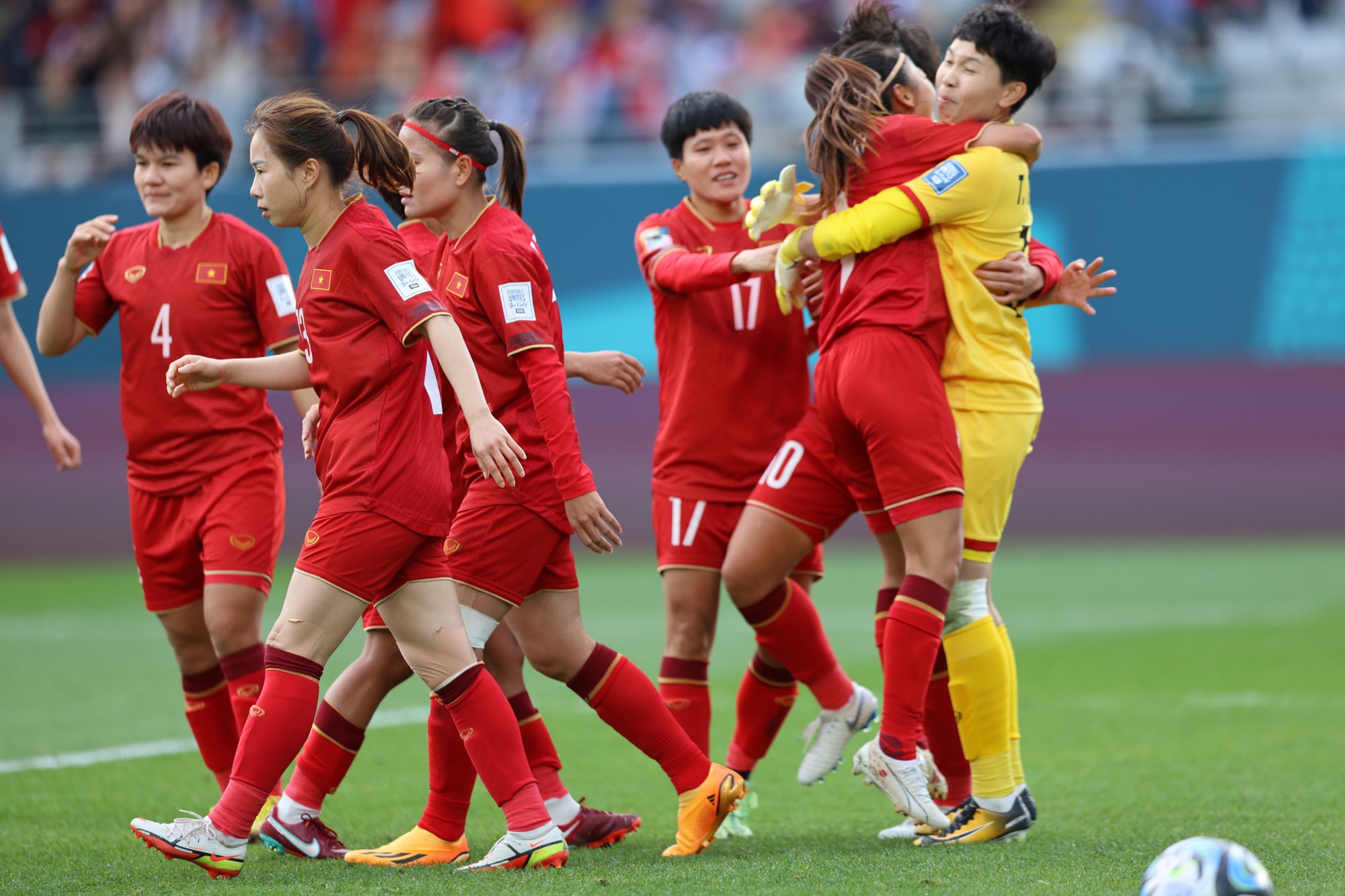 Nhật Bản, Việt Nam ra quân tạo ấn tượng, bóng đá châu Á có thêm niềm tin