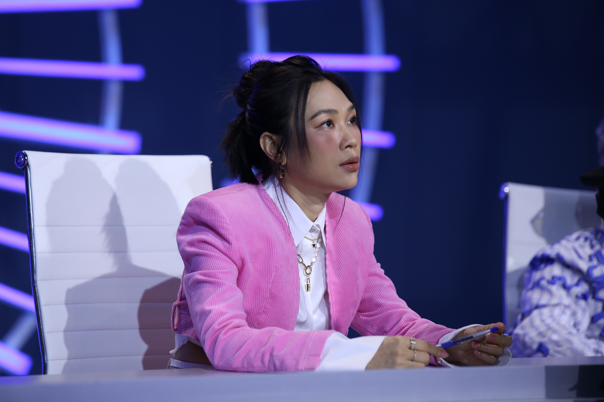 Thí sinh "Vietnam Idol" bị Mỹ Tâm yêu cầu "khỏi hát nữa"