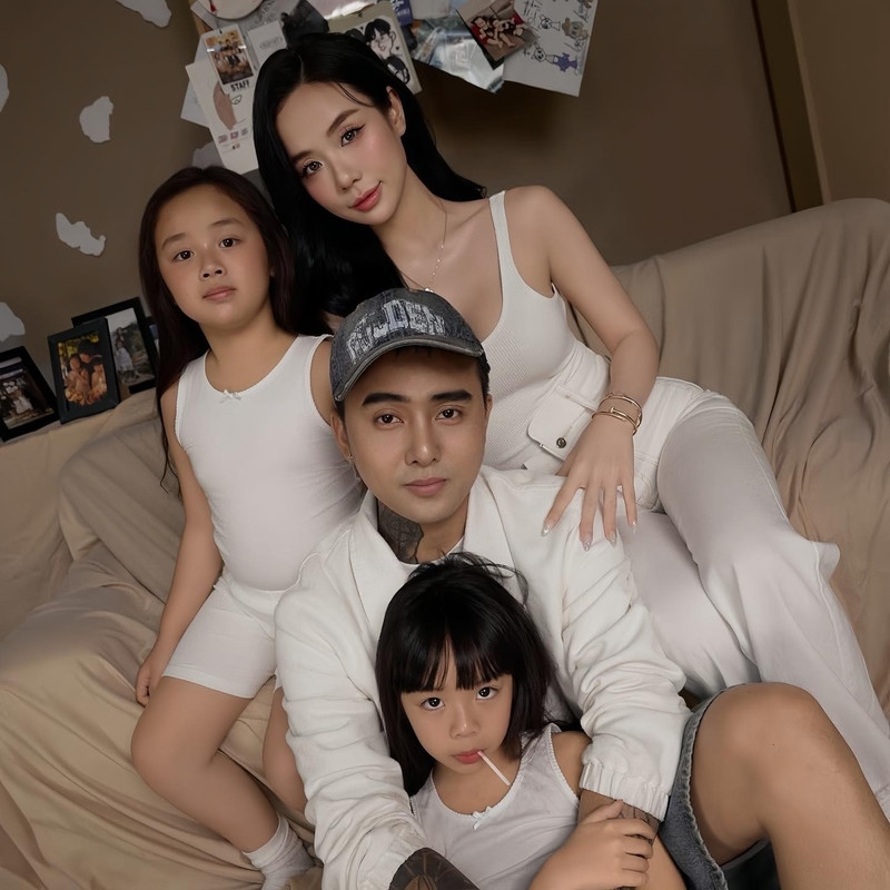 Vợ cũ Hoài Lâm 'nhá hàng' ảnh cưới, hé lộ ngày cả hai chính thức về chung nhà
