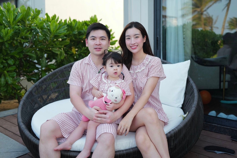 Đỗ Mỹ Linh khoe ảnh con gái, biểu cảm của nhóc tỳ gây sốt mạng xã hội