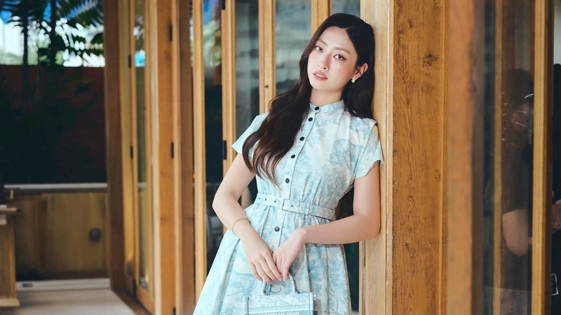 Hoa hậu Lương Thùy Linh đẹp ma mị trong loạt ảnh mới