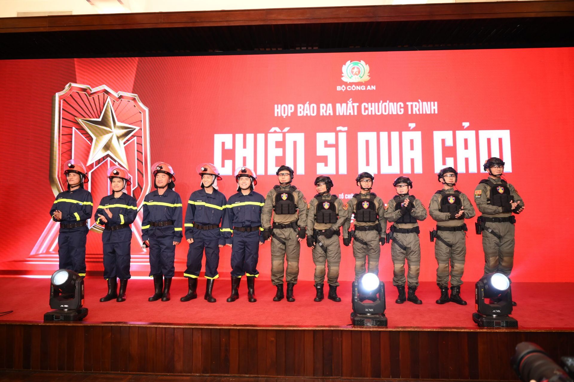 Dàn sao Việt tham gia show thực tế "Chiến sĩ quả cảm"