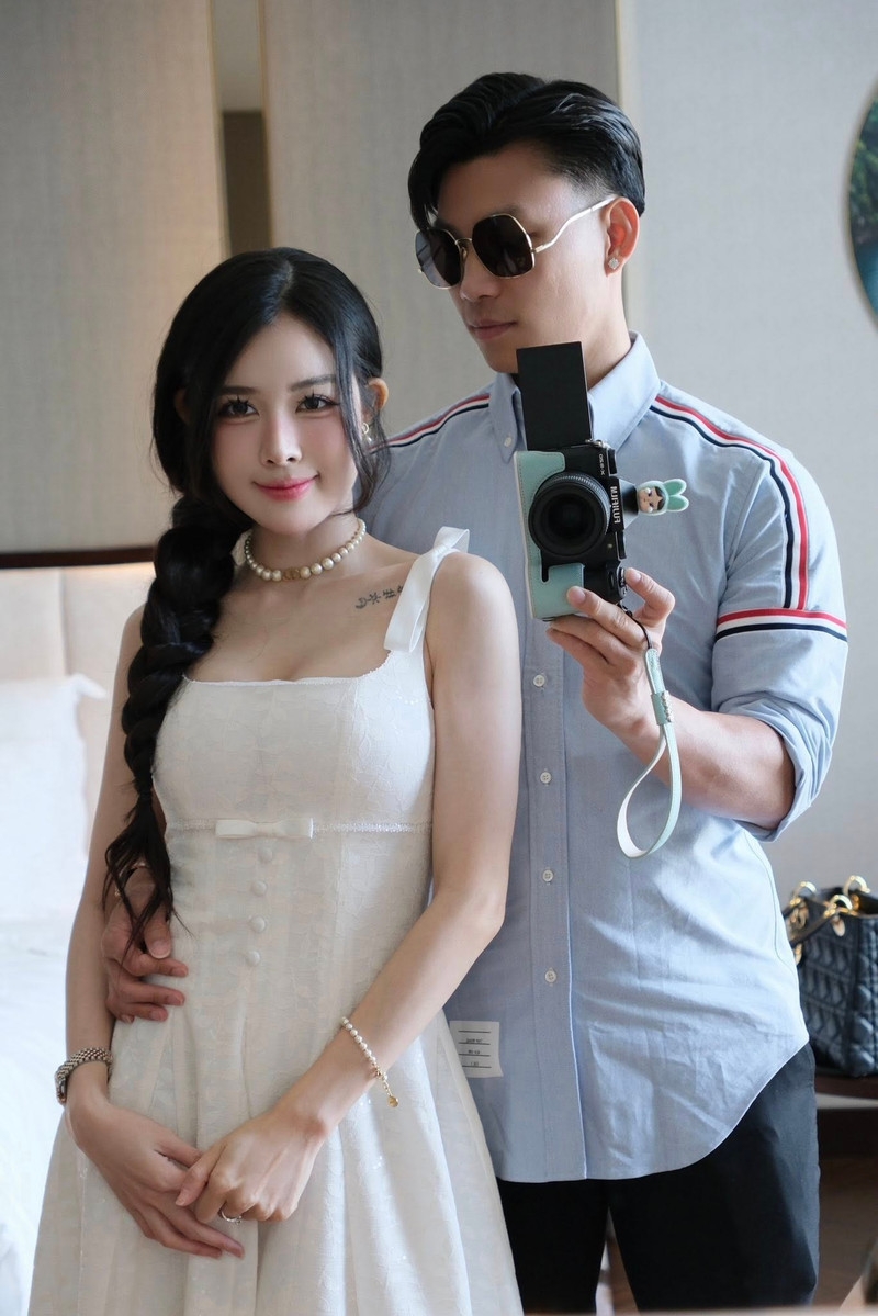 Bạn gái hậu vệ Văn Thanh tung loạt ảnh cưới đậm chất truyền thống