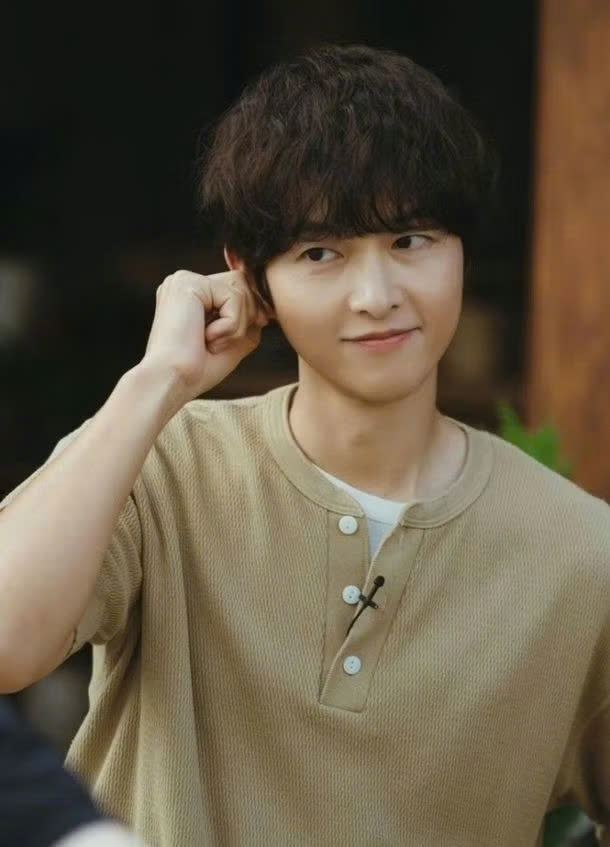 Song Joong Ki trở lại KBS sau 10 năm "Hậu duệ mặt trời"