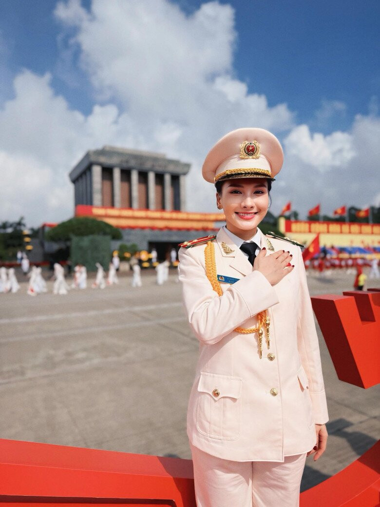 Diễn viên Bảo Thanh trải lòng về hành trình làm mẹ tuổi 20 và quý tử 15 tuổi cao lớn