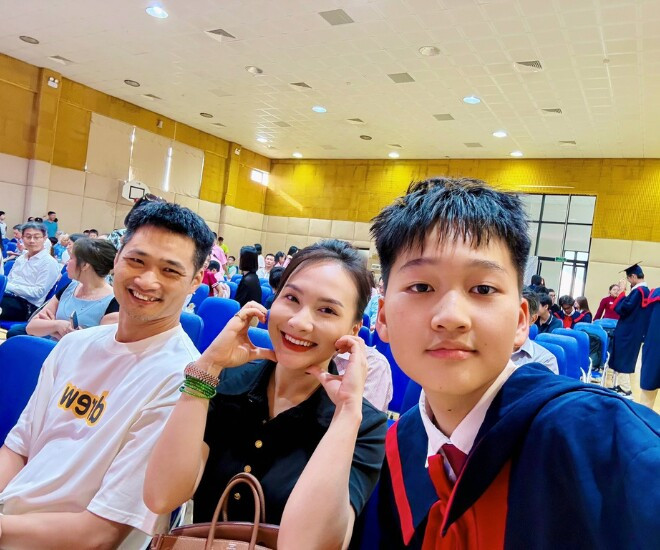 Diễn viên Bảo Thanh trải lòng về hành trình làm mẹ tuổi 20 và quý tử 15 tuổi cao lớn